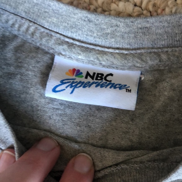 Vintage NBC experience Friends tshirt - Picture 4 of 10